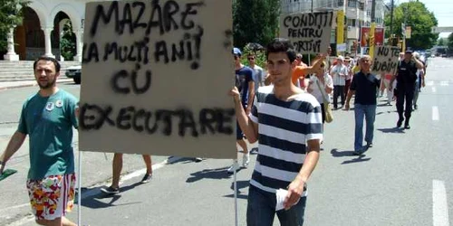 5 iulie 2014 - Caravana Constănţenilor organizată de Asociaţia Constanţa Ia Atitudine - protest la adresa primarului Radu Mazăre chiar de ziua lui