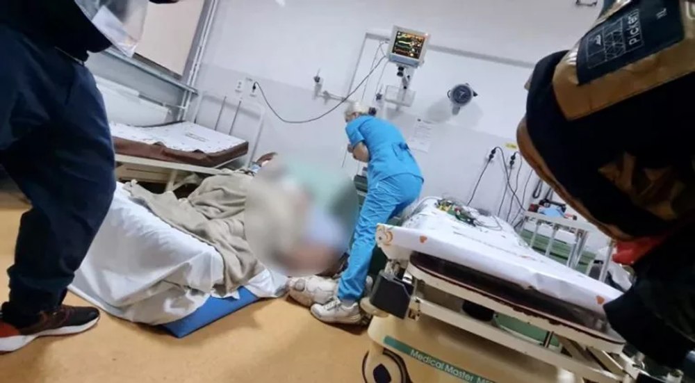 Femeia de 240 de kilograme, ținută pe jos la spital, a murit. Toate organele i-au cedat