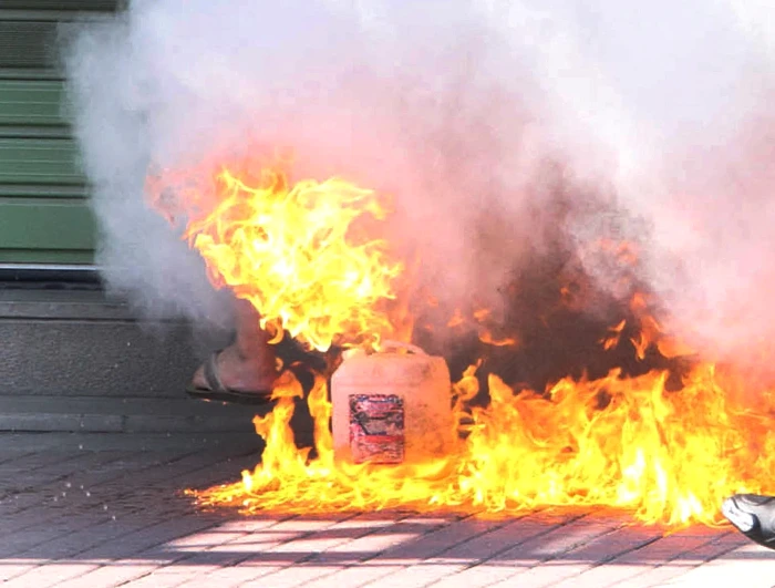 Un bărbat și-a dat foc după ce instanța l-a executat silit. FOTO Libertatea