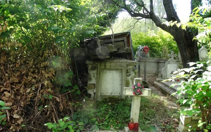 Monumentul dedicat celor 53 de mineri morţi în urma catastrofei din 1940. Foto: Iosif Bodo. Facebook.