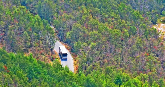 Şoselele din Muntenegru sunt pe cât de spectaculoase pe atât de periculoase FOTO: Cristian Delcea