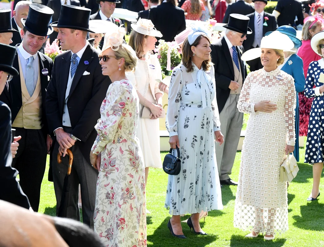 Prințul William, Carole Middleton și Zara Tindall la Royal Ascot 