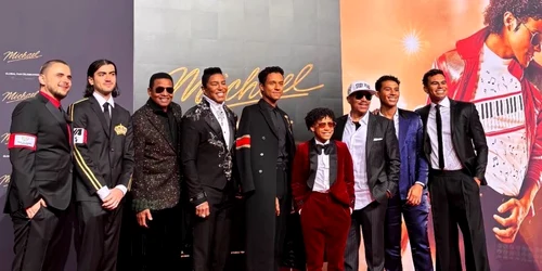 familia jackson x @rituchoudhary98 jfif