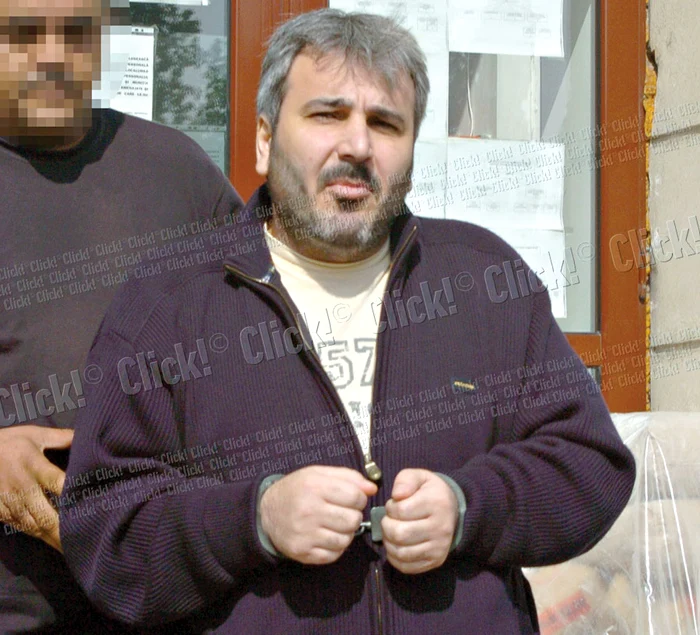 Sile Cămătaru a fost arestat în iulie 2004, pentru proxenetism, fiind eliberat condiţionat în decembrie 2011