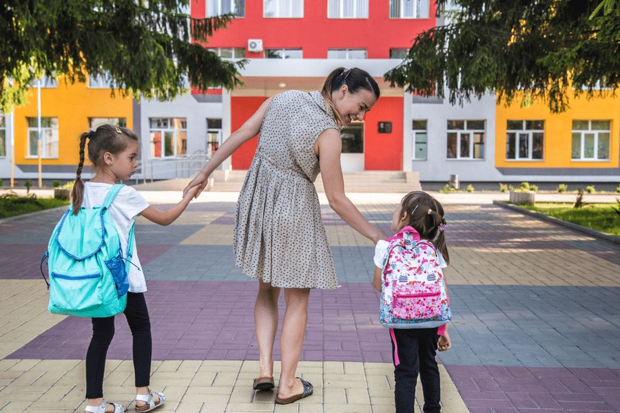 Traumele părinților cu copii la școală