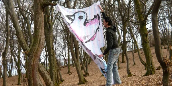 Carlos Carmonamedina a expus ieri în pădurea Hoia