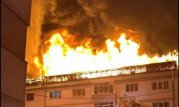 incendiu bloc Suceava foto Ştirea Sucevei jpg