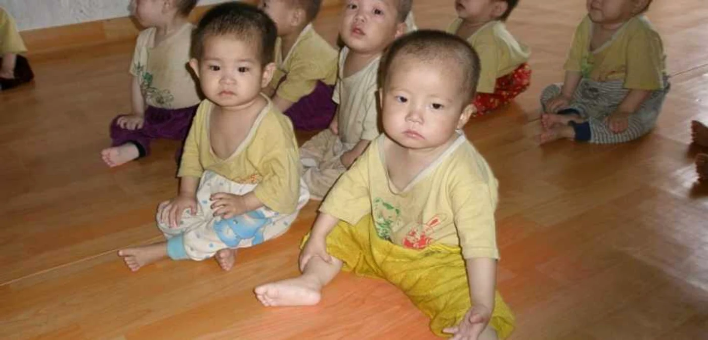 Copii malnutriţi dintr-un orfelinat din Chiongjin FOTO AFP