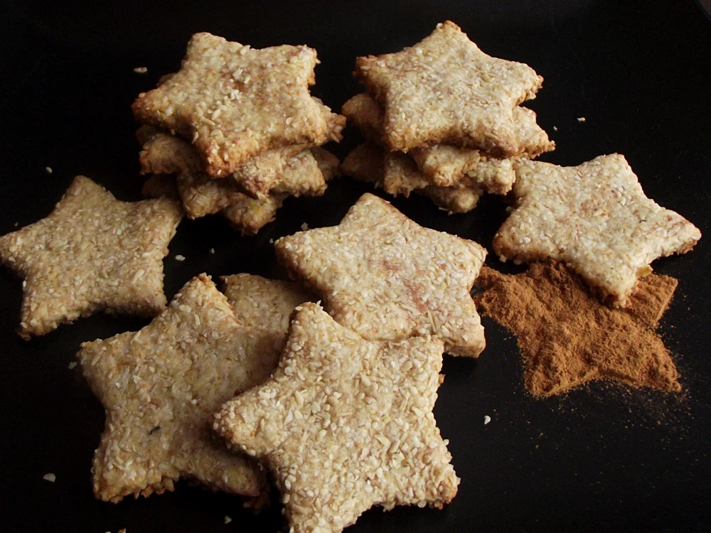 
    Biscuiţi digestivi cu miere şi scorţişoară  