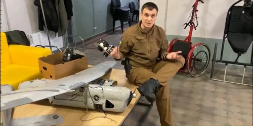 Ucrainenii fac disecţia unei drone Orlan-10 foto captură video