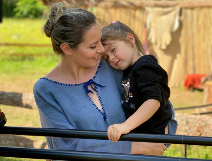 Laura Cosoi și-a sărbătorit fiica cea mare pe platourile de filmarefoto: arhiva personală/Facebook