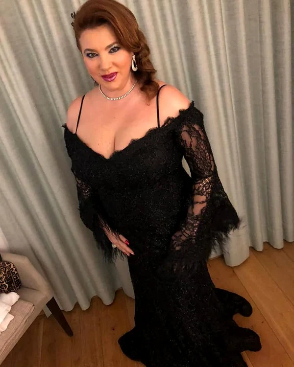 Mihaela Borcea, într+o rochie de seară cu care a întors toate privirile