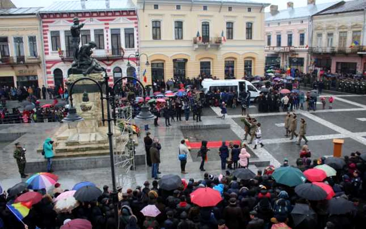 La Botoşani, evenimentele au avut loc în Piaţa 1 Decembrie FOTO Cosmin Zamfirache