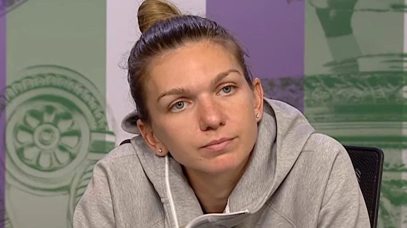 Simona Halep nu a primit o mână de ajutor din partea colegelor ale. Foto X 