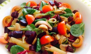 salata de paste cu valeriana si ciuperci jpeg