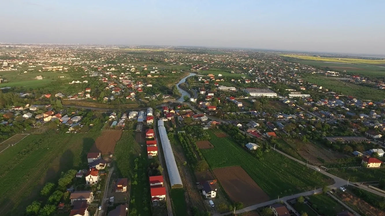 Casele în Domnești sunt mai ieftine / foto: captura video Youtube