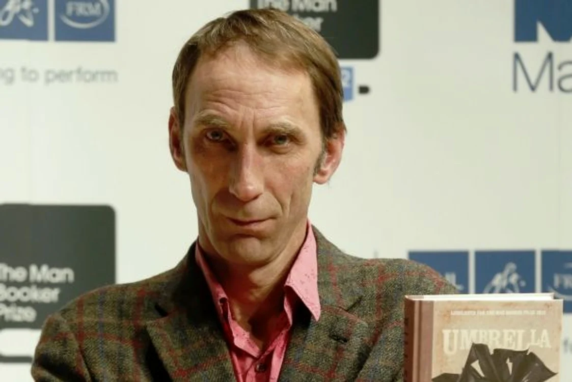 Will Self îşi prezintă noua carte, «Umbrella».