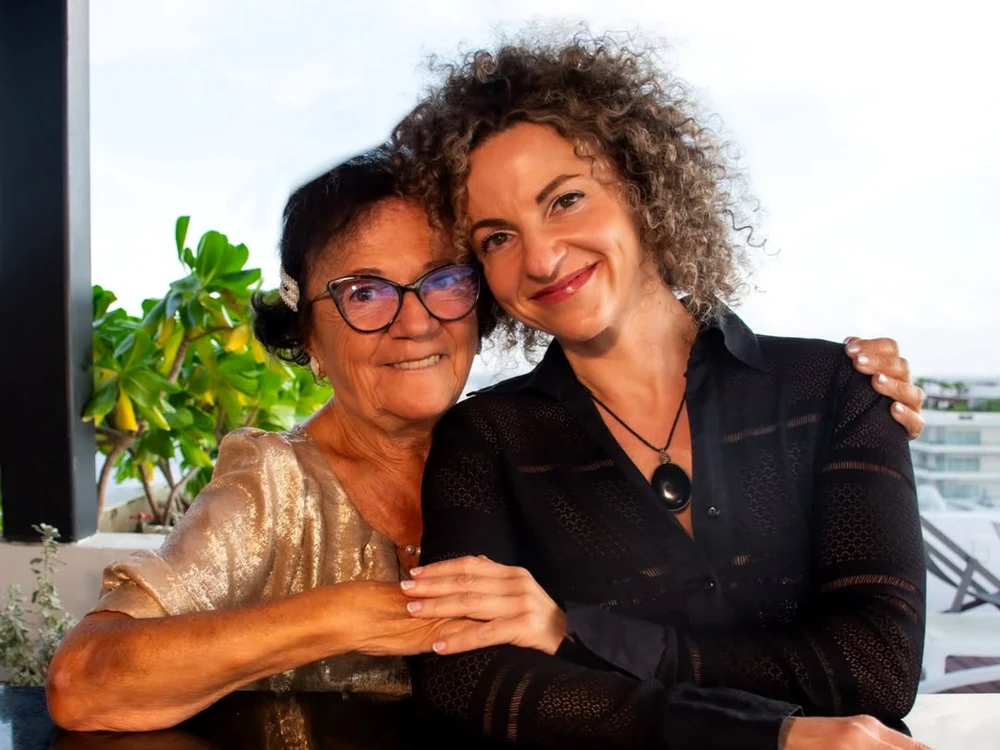 Lucia Aronica împreună cu mama sa/FOTO: Instagram@ drluciaaronica