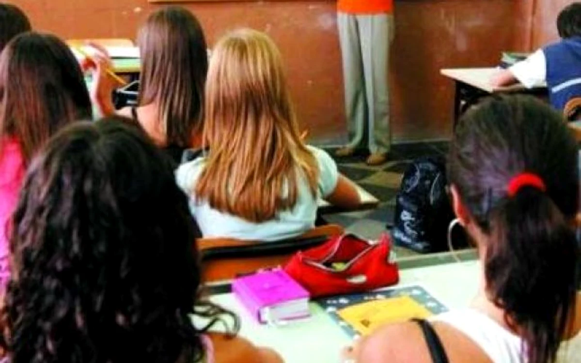 Tinerii din Italia sunt dezinformaţi şi sexişti