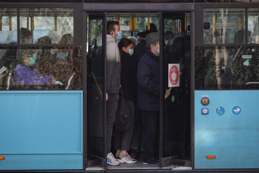 Autobuzele 330 şi 335 nu vor mai circula, luni şi marţi, pe linia de tramvai, pe Şos. Ştefan cel Mare