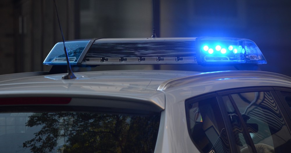 Cursă ilegală de mașini, terminată cu trei răniți. Doi tineri sunt cercetați penal