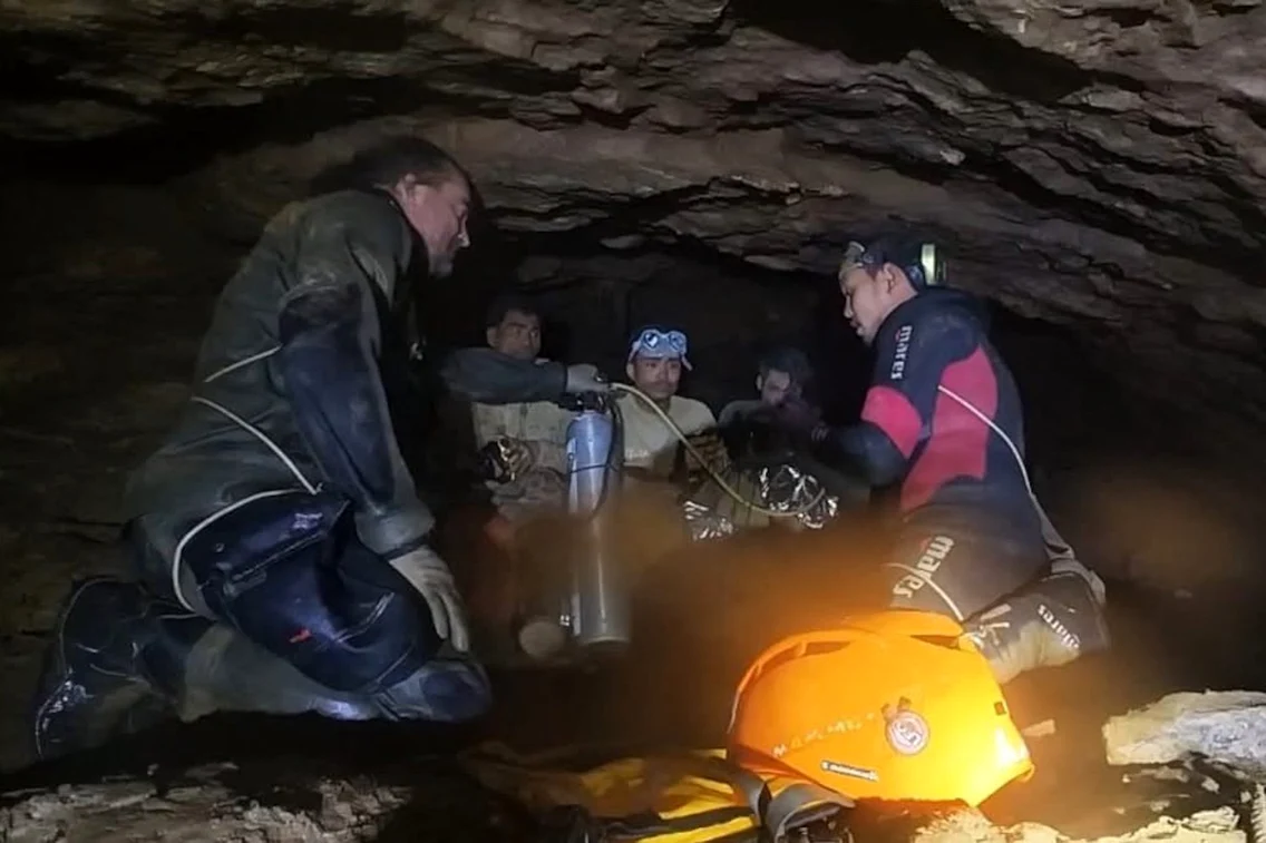 Cinci dintre bărbații blocați în peștera inundată din Laos au fost salvați FOTO Profimedia