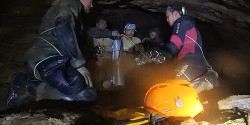Cinci dintre bărbații blocați în peștera inundată din Laos au fost salvați FOTO Profimedia