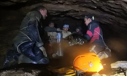 Cinci dintre bărbații blocați în peștera inundată din Laos au fost salvați FOTO Profimedia