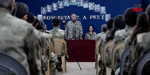 Partidul Muncitorilor din Kurdistan îşi anunţă dizolvarea Foto X jpg
