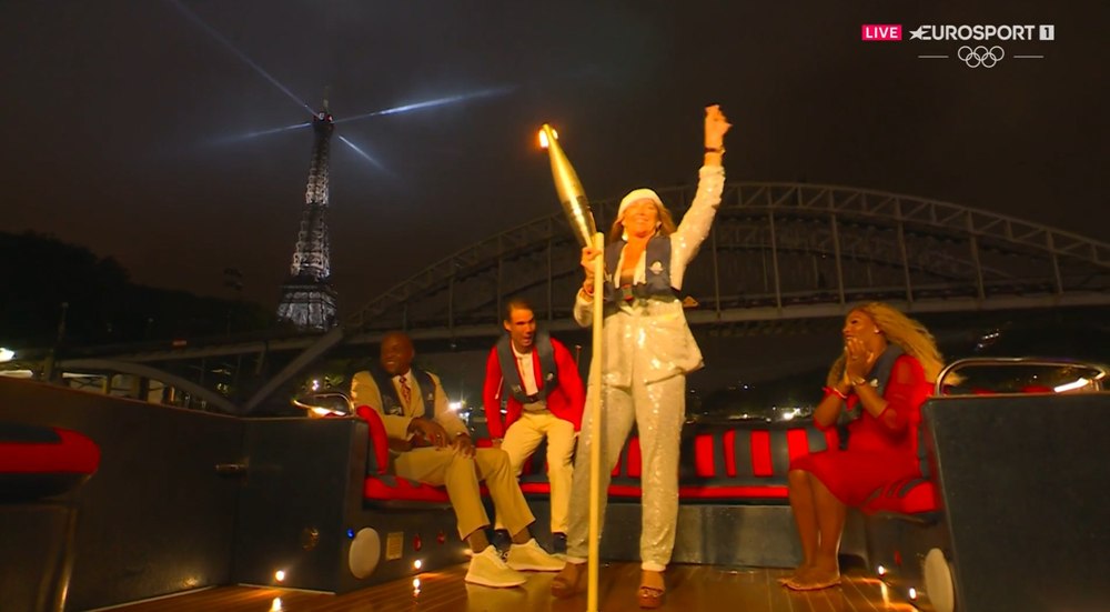 Ceremonia de deschidere a Jocurilor Olimpice. Nadia Comăneci, aleasă să poarte flacăra olimpică VIDEO