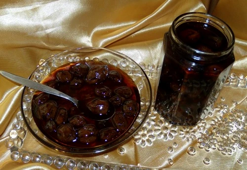 dulceata de nuci verzi jpeg
