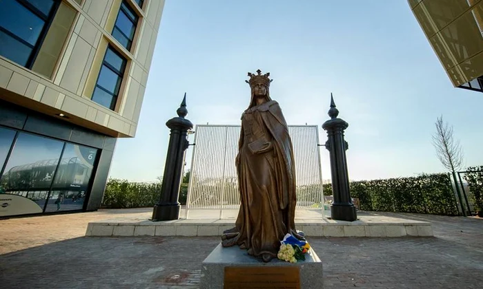 Dezbatere «Historia»:  Eveniment de excepţie, statuie a Reginei Maria, dezvelită în Anglia / VIDEO jpeg