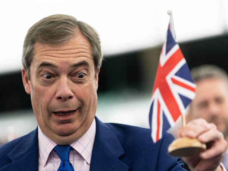 Nigel Farage, preferat în sondaje pentru funcția de premier al Marii Britanii. Extremistul promite un „DOGE britanic” dacă ajunge la putere