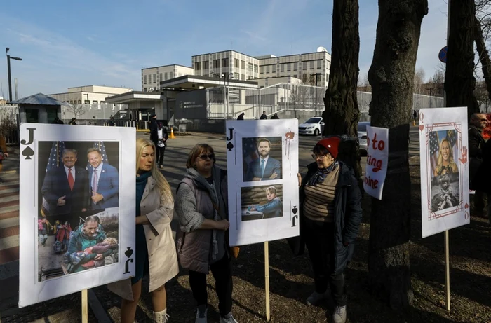 Manifestație la ambasada americană la Kiev FOTO EPA-EFE