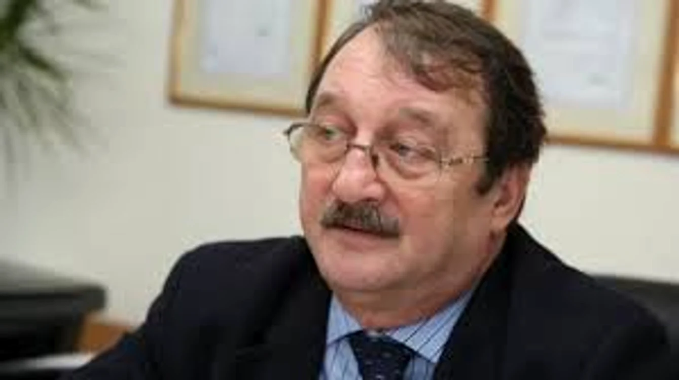 
    Mircea Băsescu a fost arestat pentru trafic de influenţă  
