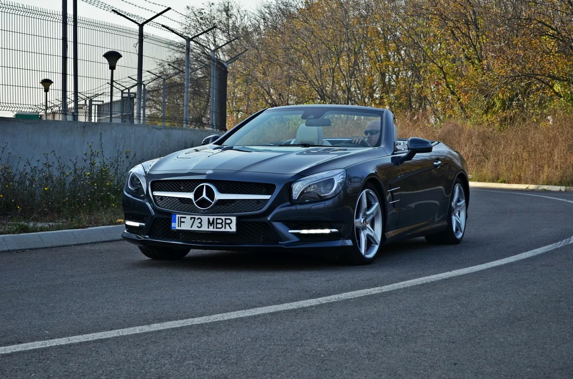 La 333cp şi 480Nm, SL 400 are reprize absolut fulgerătoare!