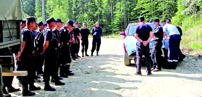 Autorităţile continuă să îl caute pe planoristul român dispărut fără urmă FOTO Adevarul