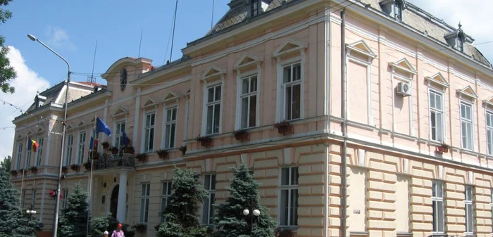 Primăria Rădăuţi este într-o situaţie disperată, după ce a rămas fără primar şi consiliu local