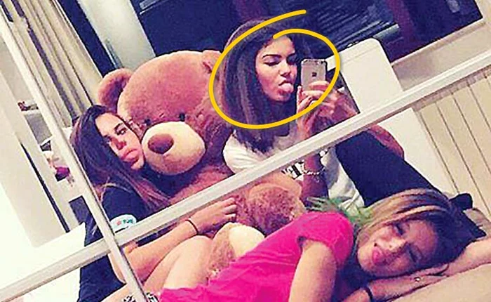 Ioana se distrează alături de câteva prietene