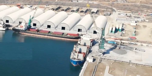 port midia jpg