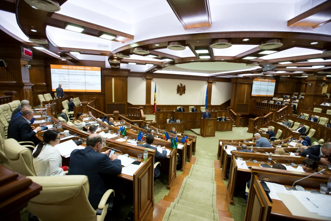 FOTO parlament.md