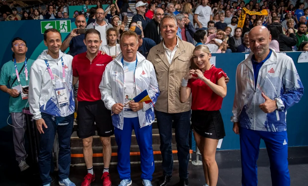Președintele Klaus Iohannis, alături de sportivii noștri de la tenis de masă