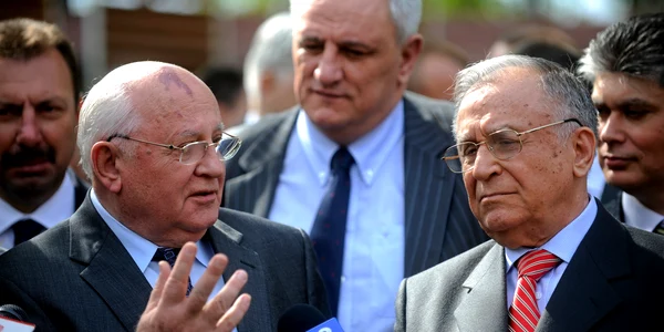 Mihail Gorbaciov si Ion Iliescu FOTO Mediafax 
