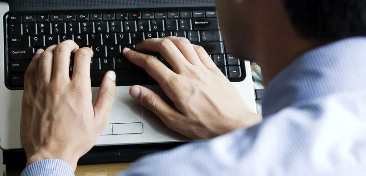 Într-un comentariu postat la finalul acestui material scris de „River
Front Times“, un cititor care susţine că este Cohn şi-a exprimat un
oarecare regret pentru rolul său în acest schimb de replici. FOTO Shutterstock