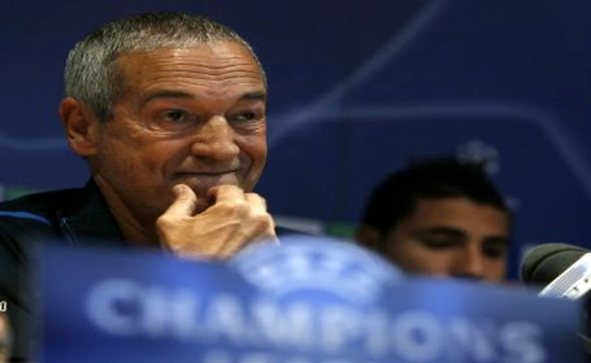 
    Ferreira  