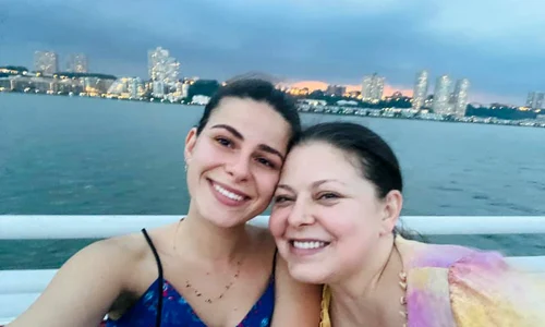 1 rita muresan fiicele ei rebeca in new york gloria in londra 1 jpg jpeg