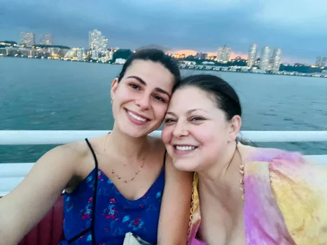 1 rita muresan fiicele ei rebeca in new york gloria in londra 1 jpg jpeg