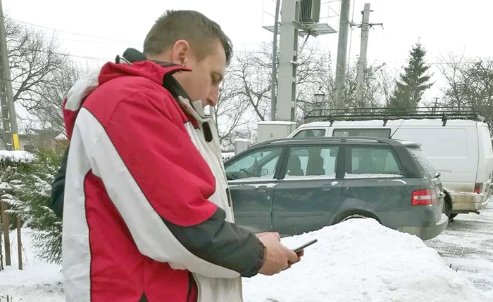 
    “Am băiatul la Paris şi vorbesc mereu cu el”, spune Vasile ManigaFoto: adevarul.ro  