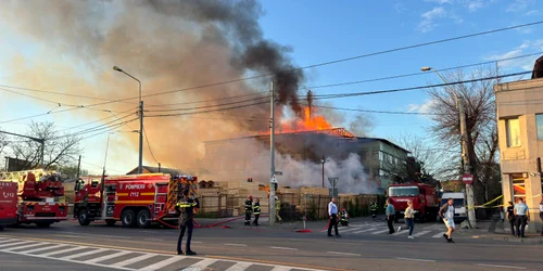 Incendiu depozit Bucuresti S1 ISU BIF jpg