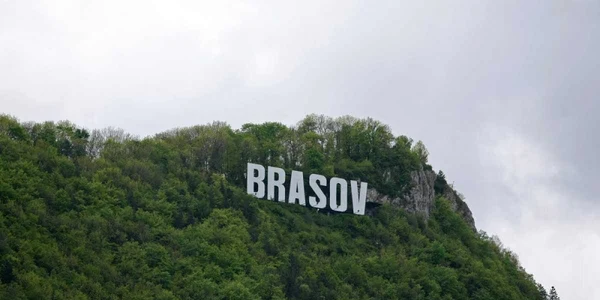 Peştera Călugăriţei se află lângă Vârful Tâmpa FOTO adevărul